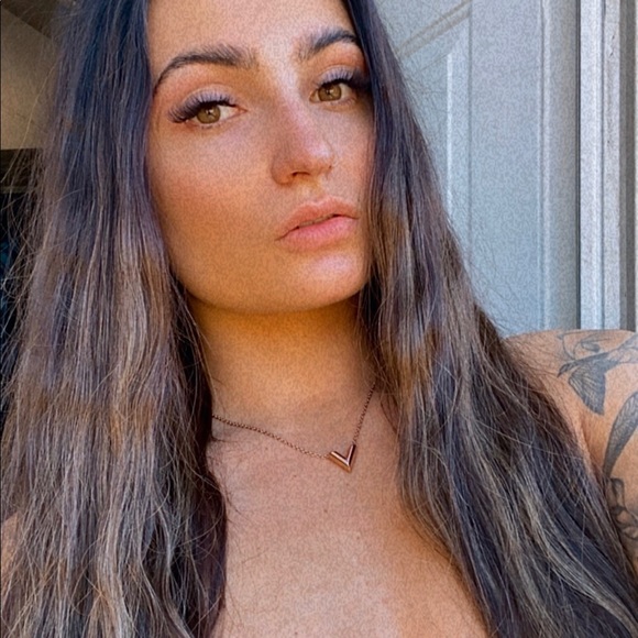 Meet your Posher, Tara - Picture 1 of 1